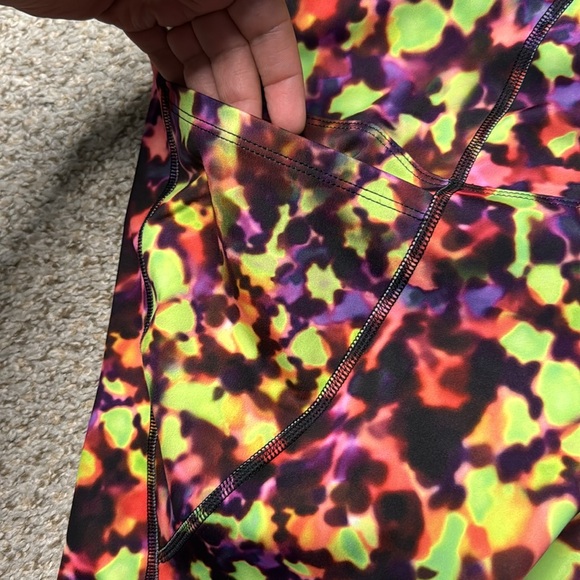 Nanette Lepore compression, 7/8th length,abstract colorful leggings, NWT - Picture 4 of 4